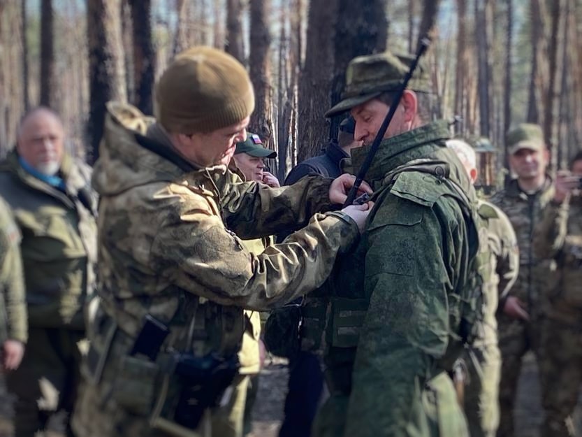 Костромским военнослужащим 348 мотострелкового полка вручили боевые награды