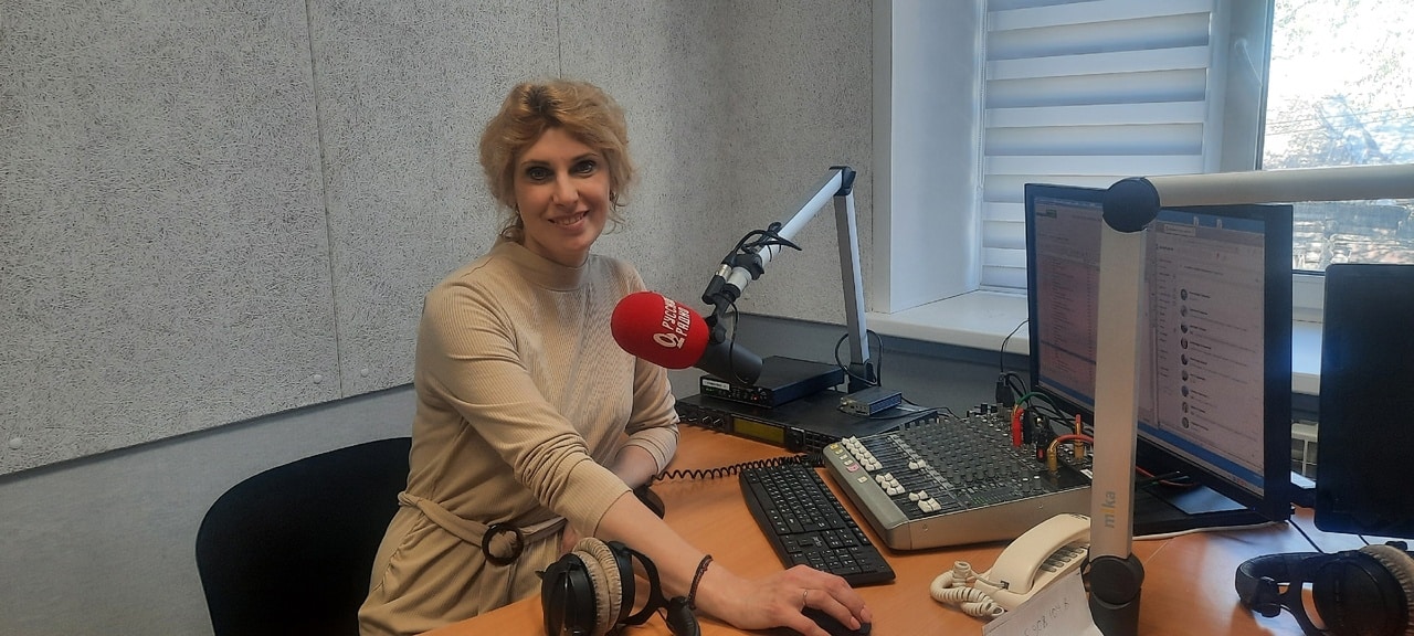 «Главное - любить всех своих слушателей»: интервью с ведущей «Русского радио в Костроме» Натальей Зориной