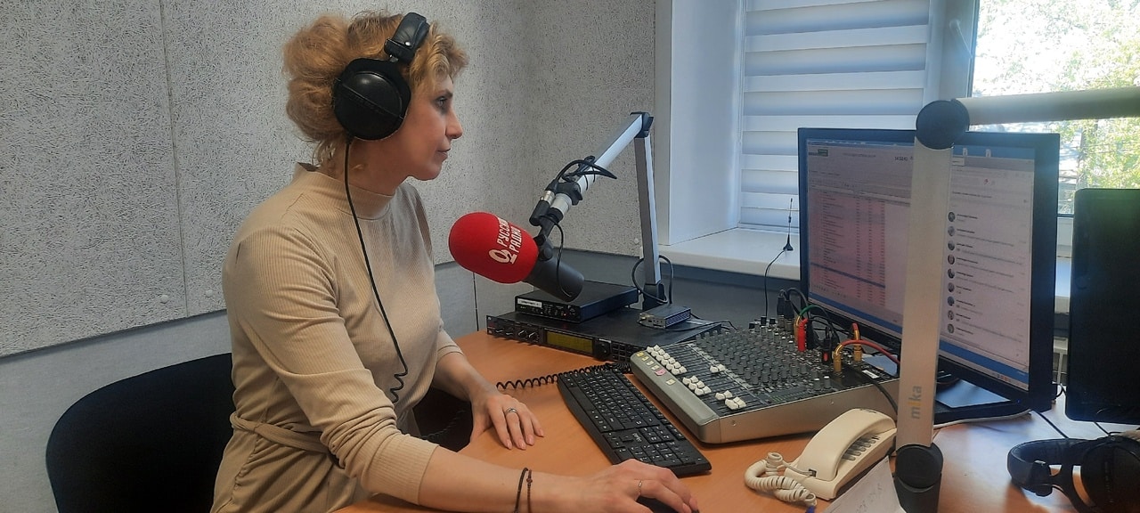 «Главное - любить всех своих слушателей»: интервью с ведущей «Русского радио в Костроме» Натальей Зориной