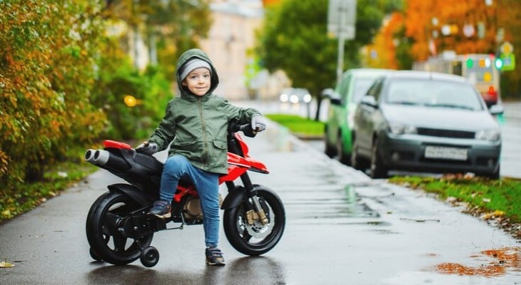 Среди ночи в Костромской области задержали пьяных детей, которые ехали на мотоциклах