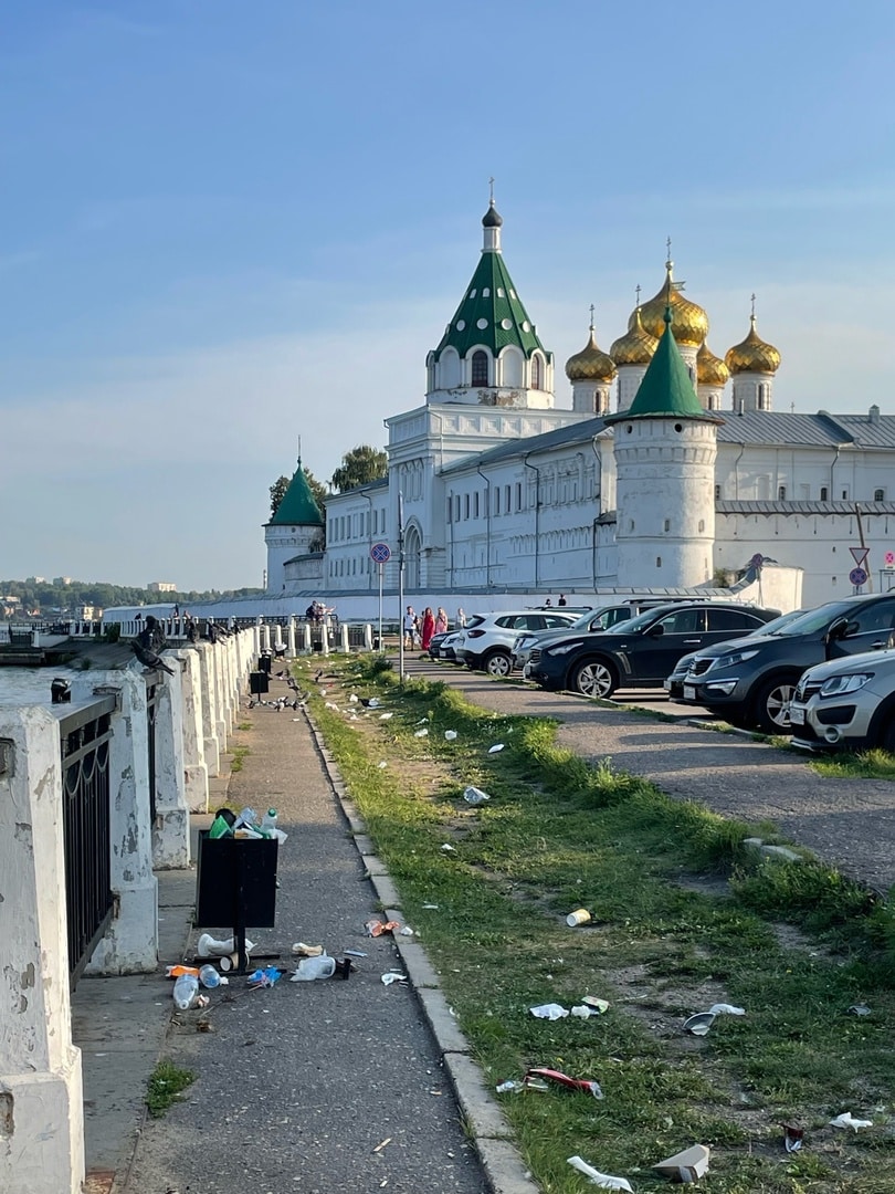 Кострома обросла мусором после Дня города • TOP24 • Кострома