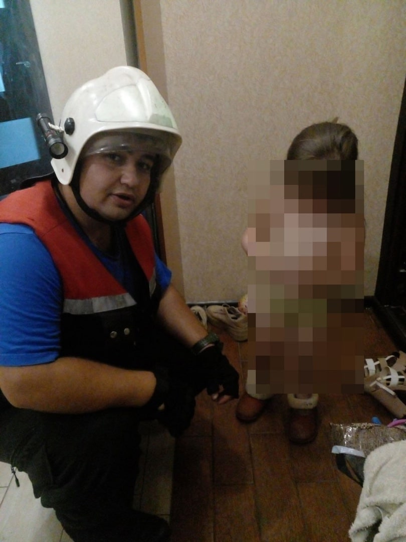 Пятилетняя девочка чуть не выпала из окна шестого этажа в Костроме • Top24 • Кострома 5159