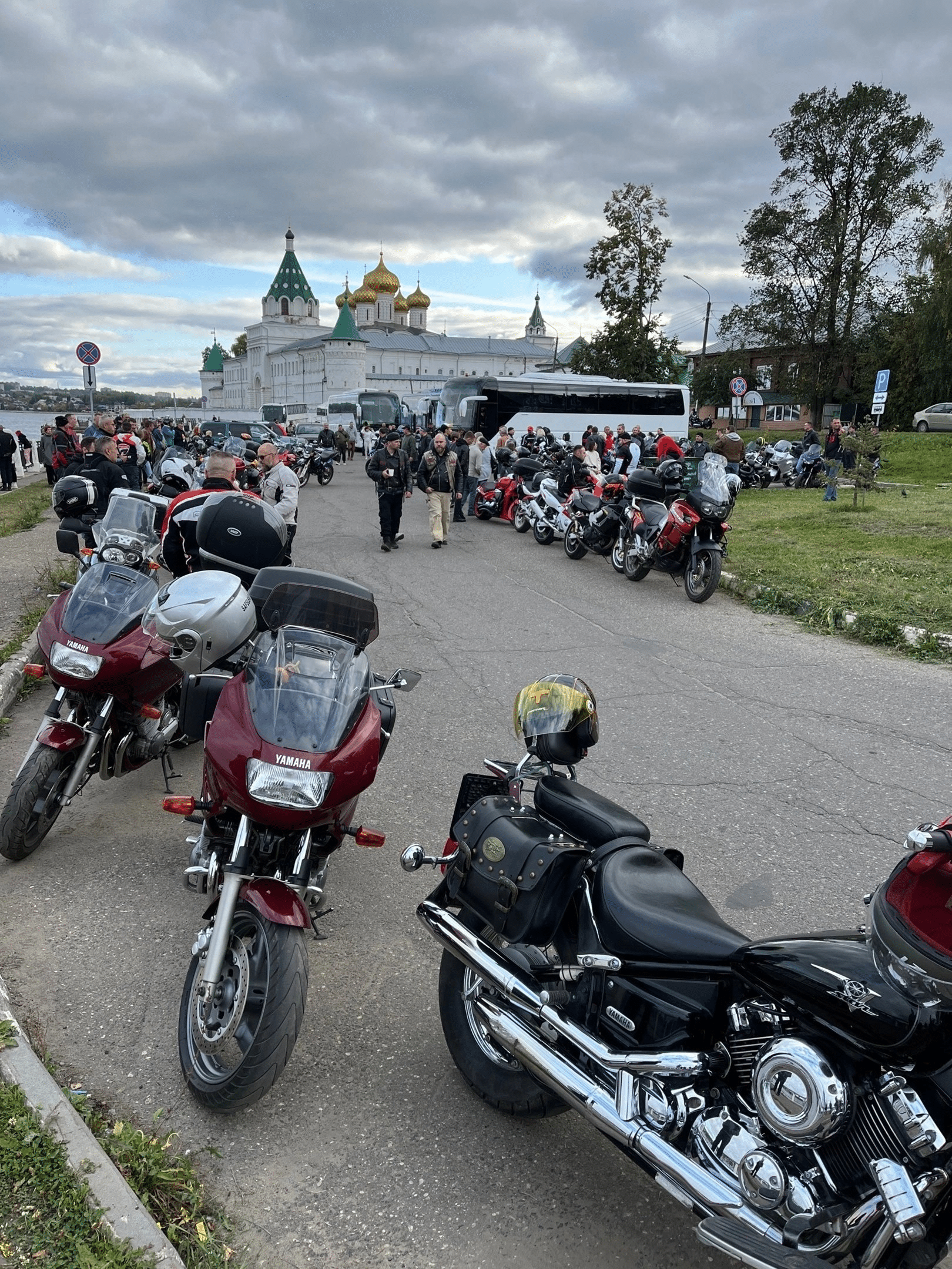 В Костроме десятки мотоциклистов собрались, чтобы закрыть мотосезон
