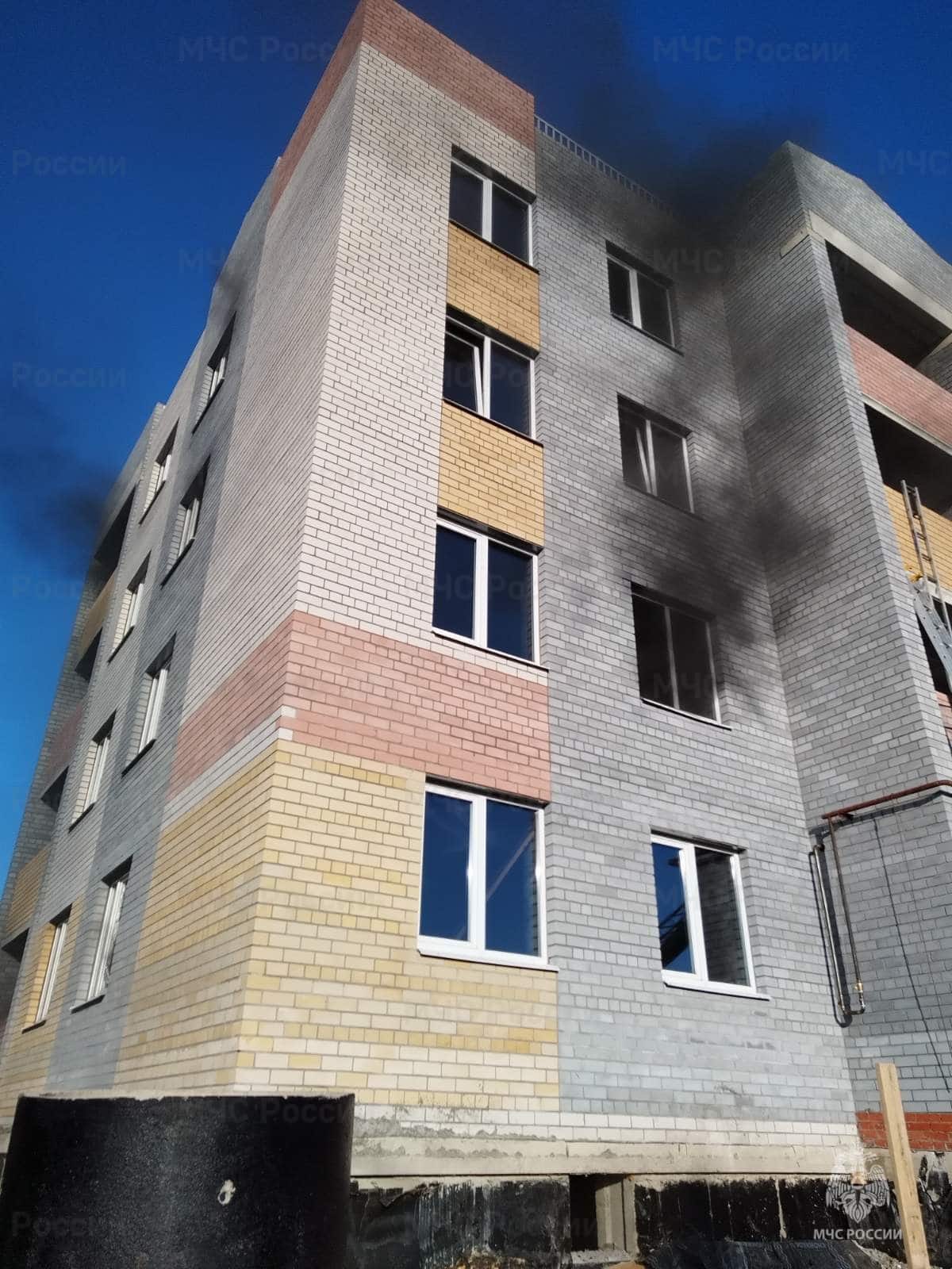 Следователи в Костроме ищут виновника пожара в строящемся доме