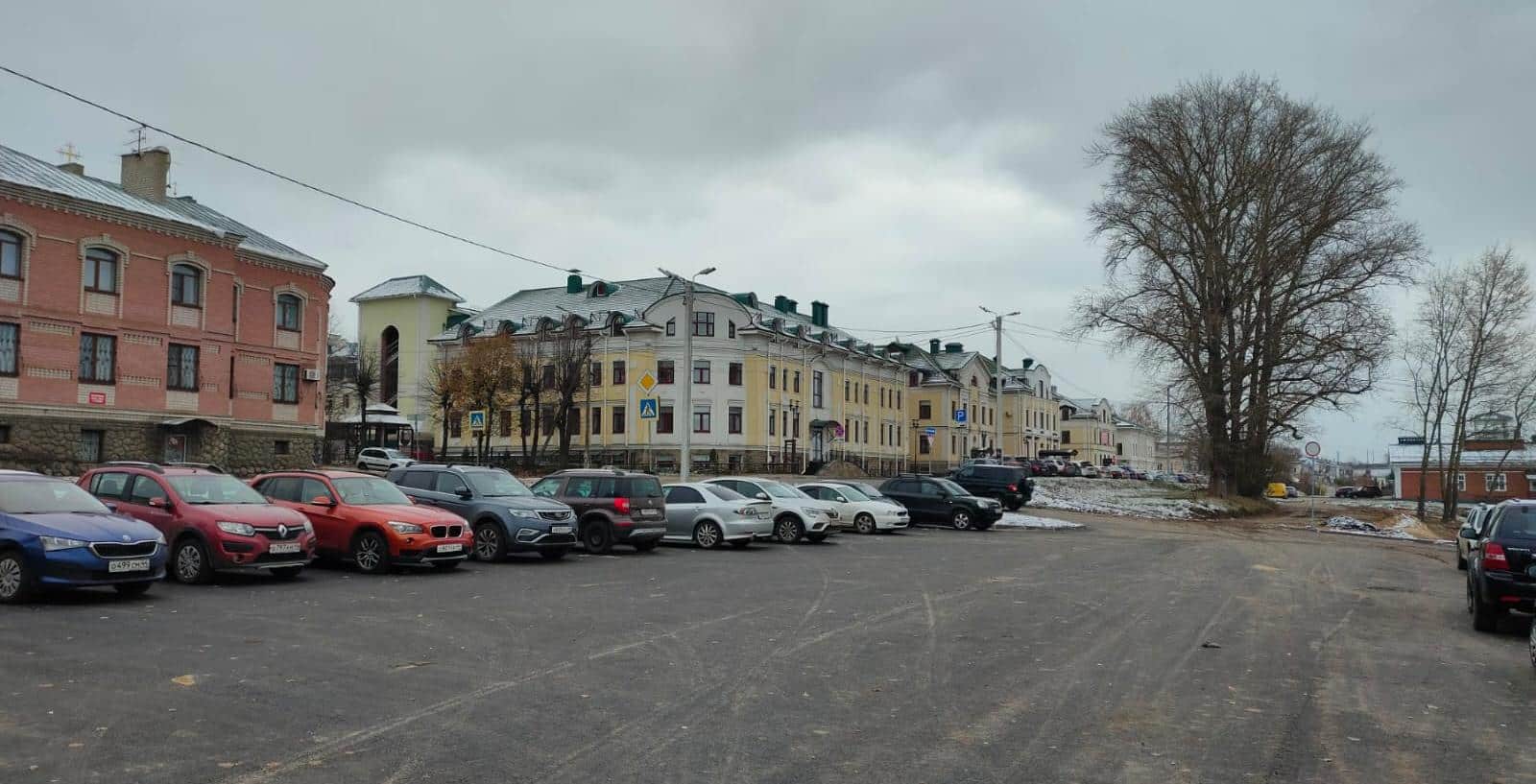В Костроме создали около тысячи парковочных мест