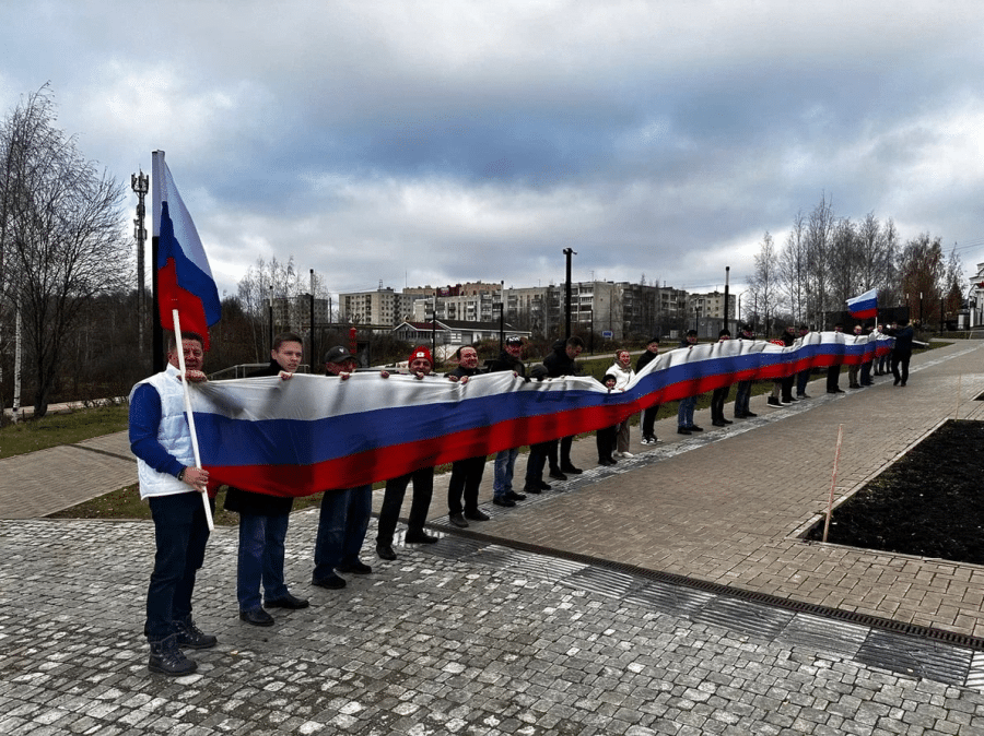 День Народного единства в Костроме отметили большим автопробегом