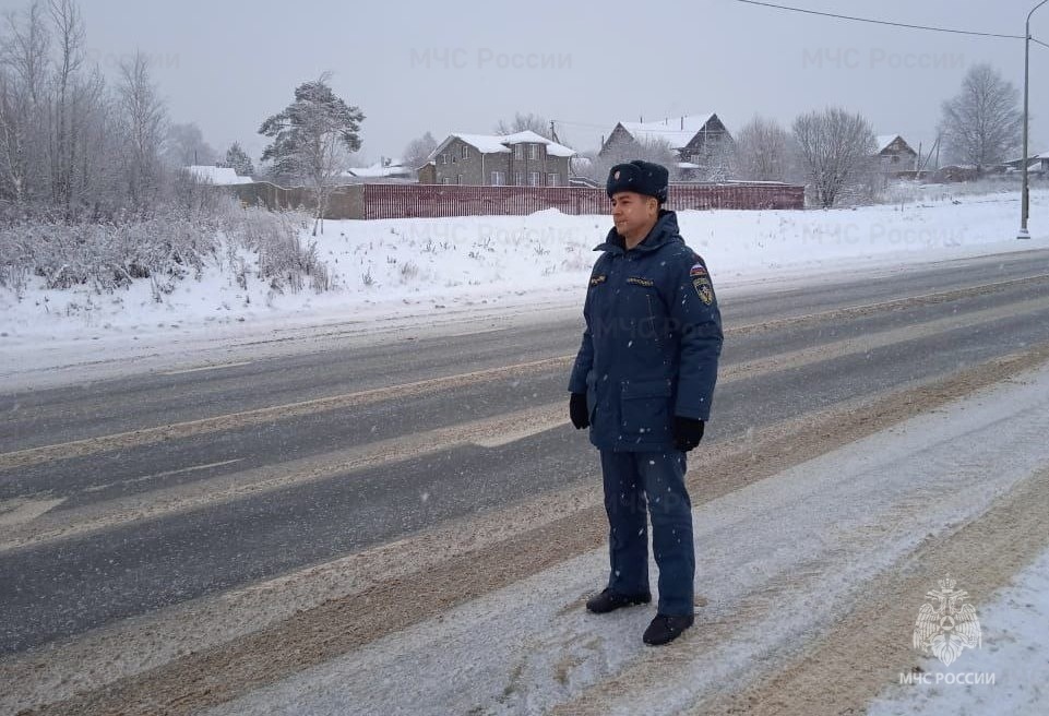 Двадцать пять групп МЧС патрулируют морозную Костромскую область
