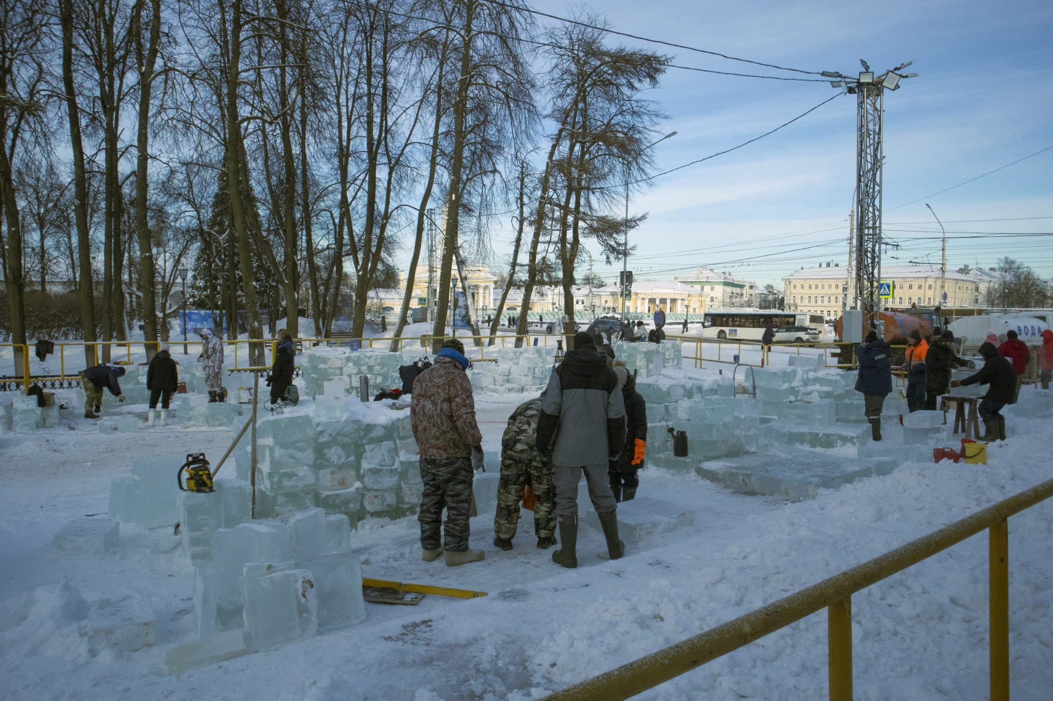 Фестиваль ледовых скульптур феерично стартовал в Костроме