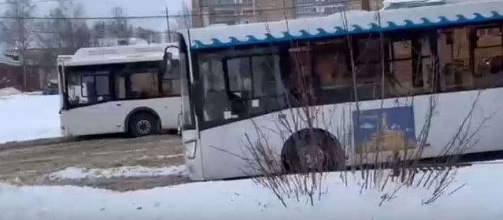 Опасная автобусная стоянка угрожает жизни костромичей