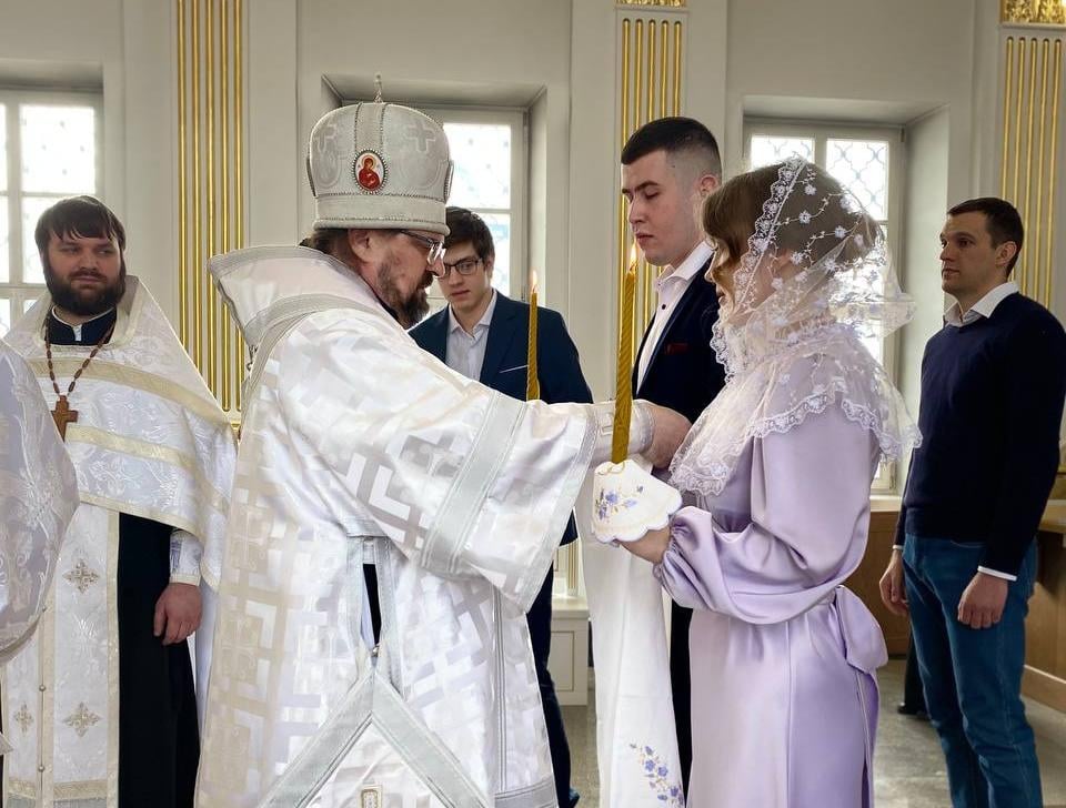 В Костромском кремле впервые за 100 лет прошло венчание