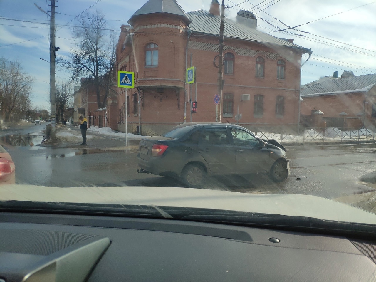 На проклятом перекрёстке улиц Симановского и Терешковой произошло очередное ДТП