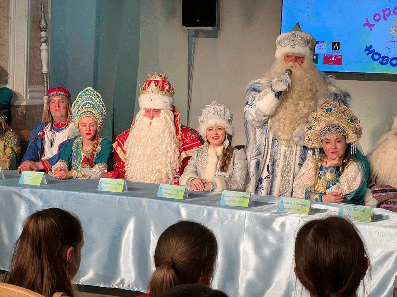 Костромской Снегурочке Дед Мороз не разрешает выходить замуж
