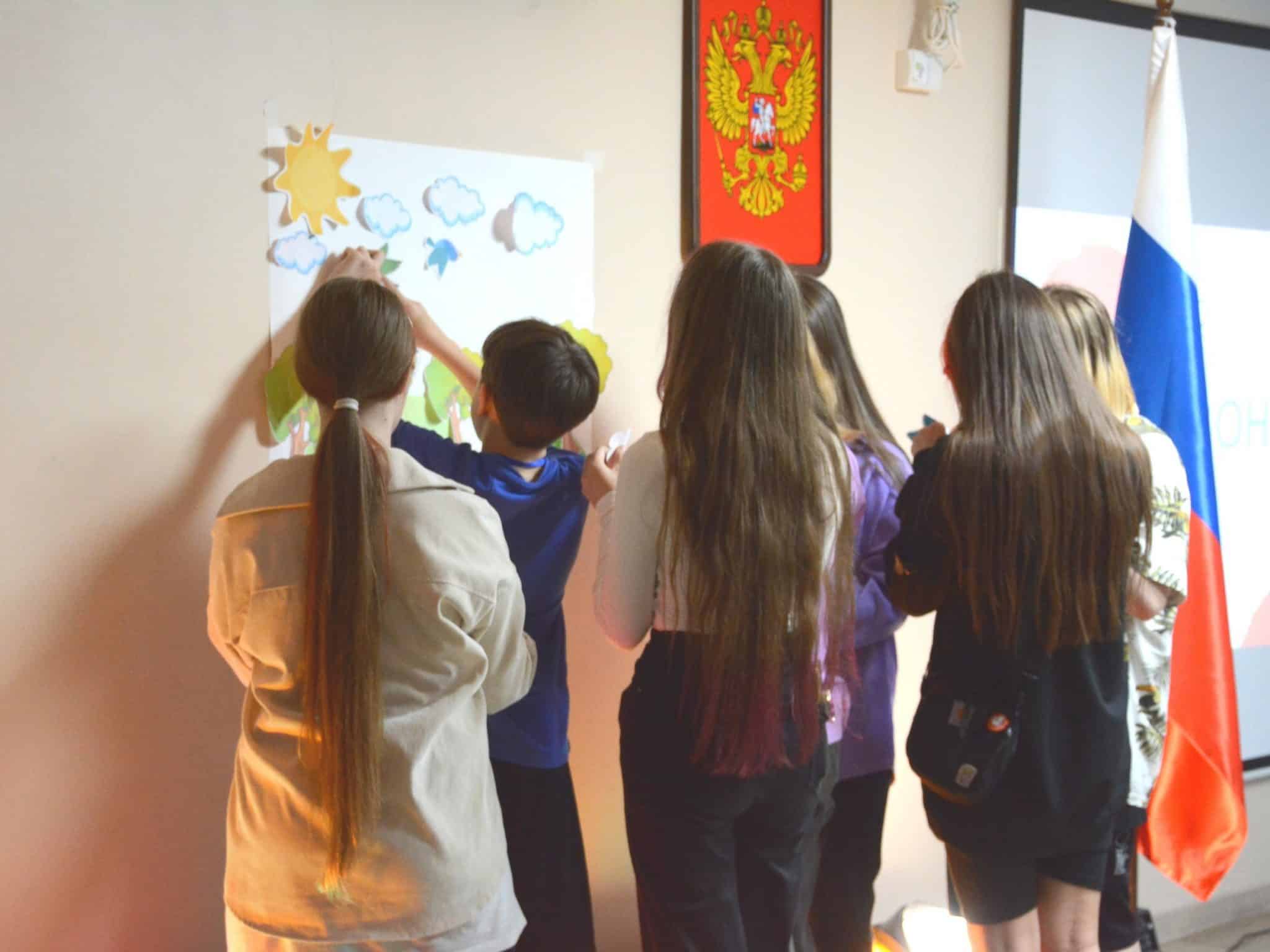 Костромские студенты каждую неделю будут развлекать белгородских детей