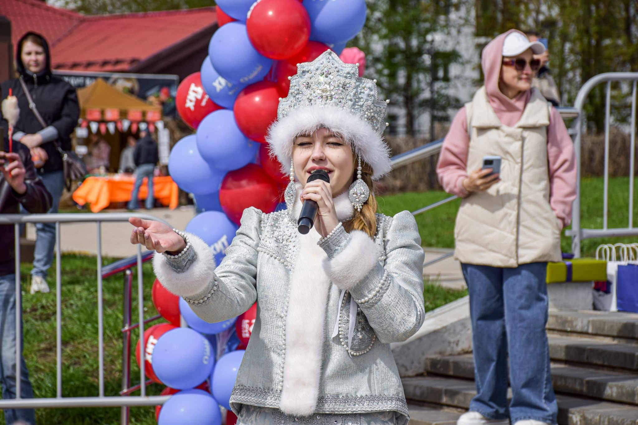 Подарки, развлечения и шоу-программа: в Костроме с размахом открыли парковый сезон