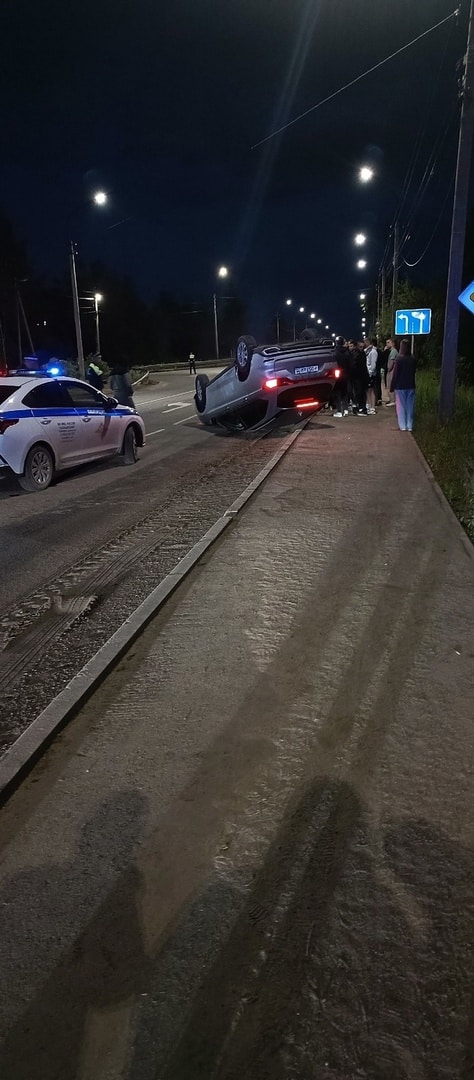 Китайский кроссовер перевернулся по вине пьяной автоледи в Костромской области