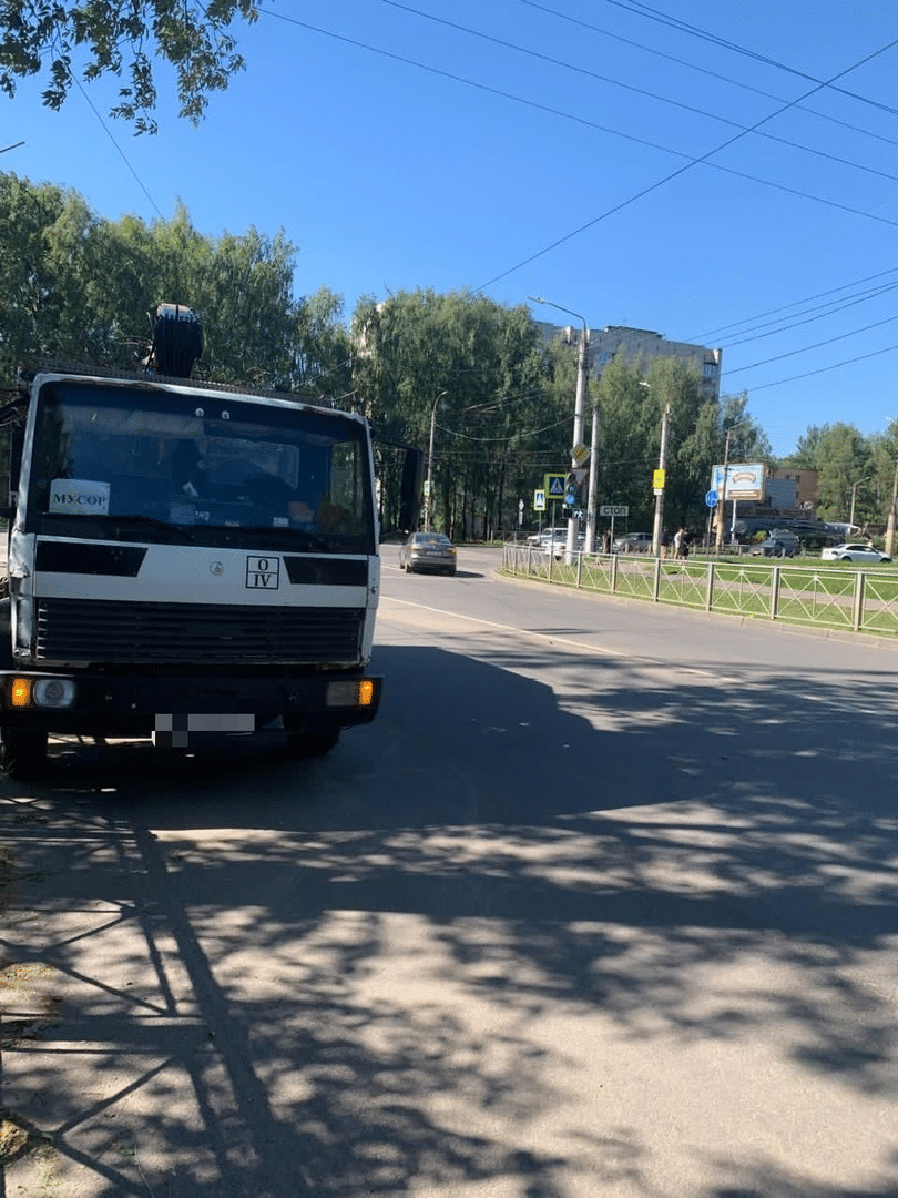 В Костроме "Фольксваген" вылетел на обочину и сбил трехлетнего ребенка