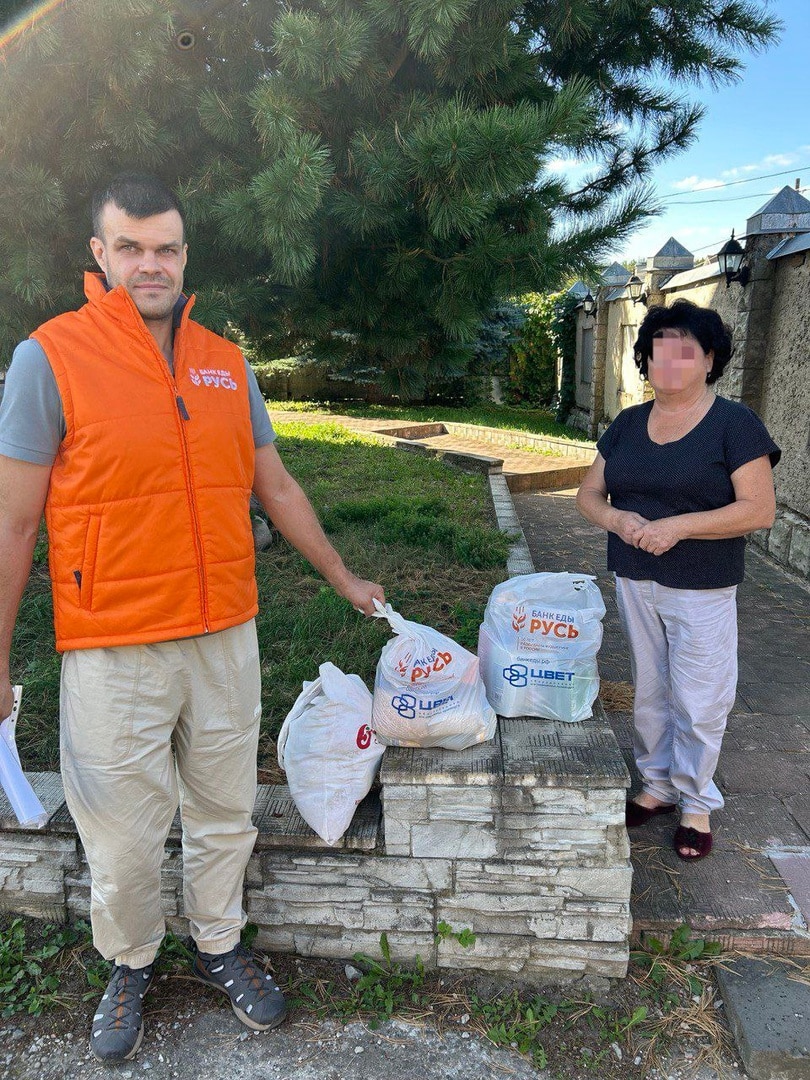 Волонтеры оказали помощь курянам, прибывшим в Кострому