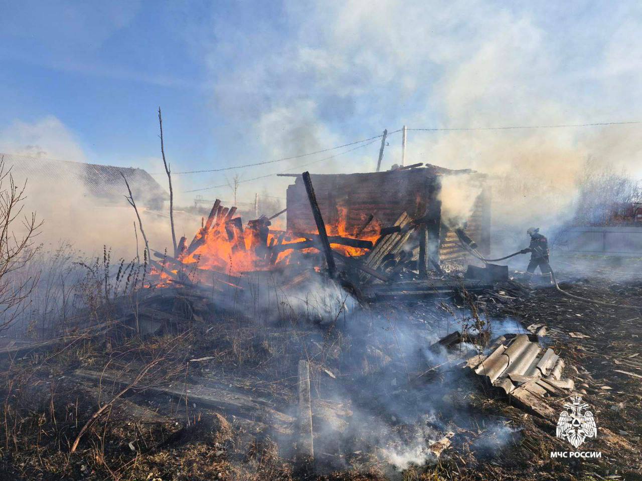 Двое костромичей сгорели в частном доме