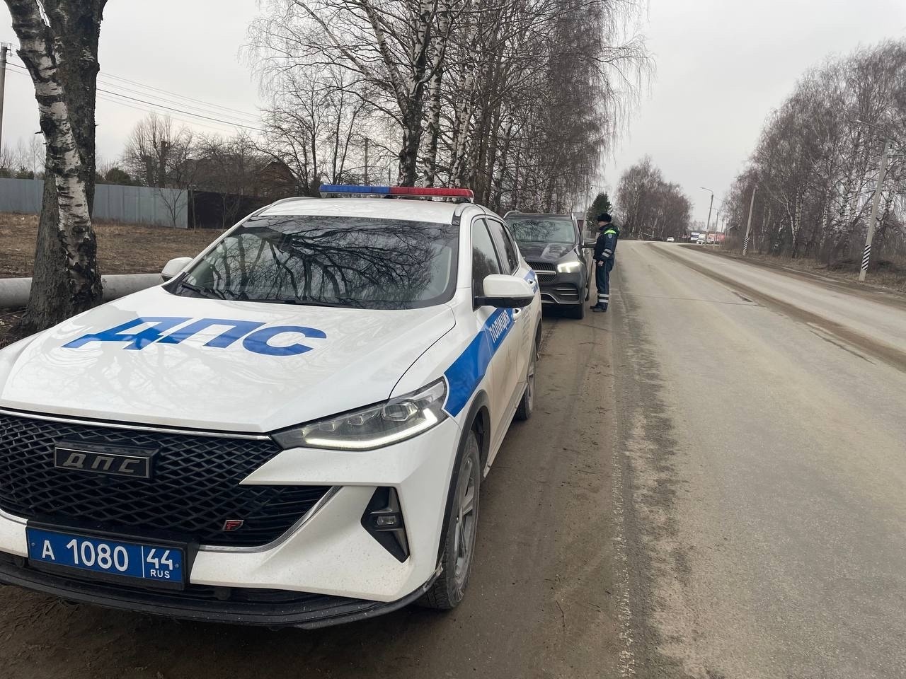 Автоинспекторы устроят рейды на костромских дорогах в майские праздники