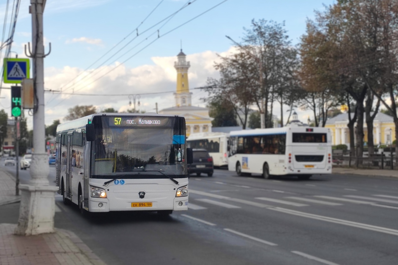 Более четырех млн раз костромичи прокатились в автобусах в апреле