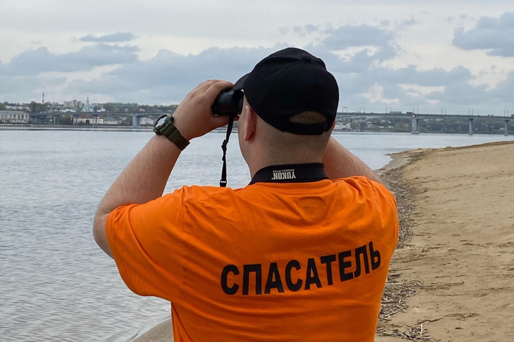 Крепких и смелых костромичей зовут в пляжные спасатели
