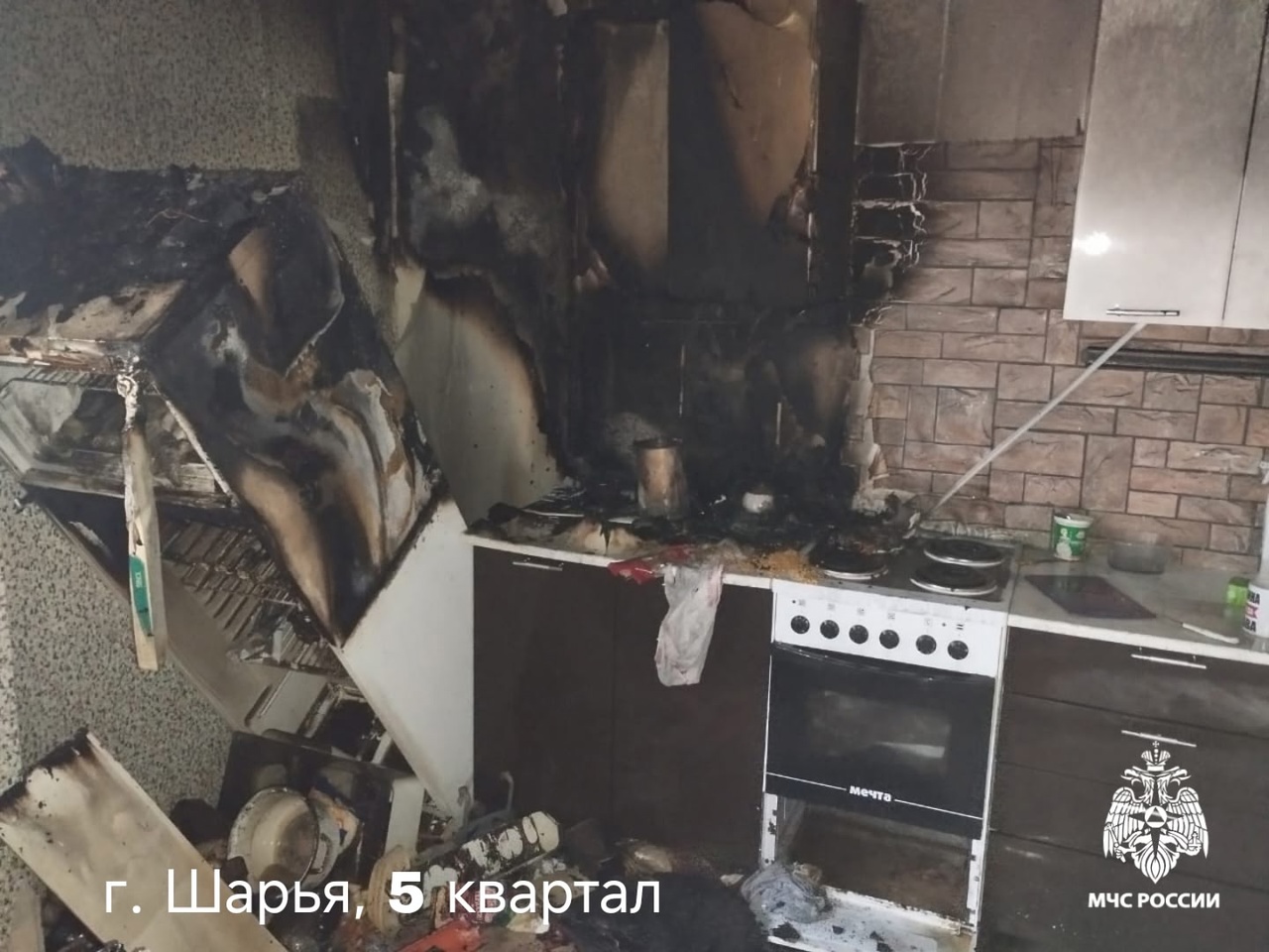 Жилые дома и цех горели в Костромской области