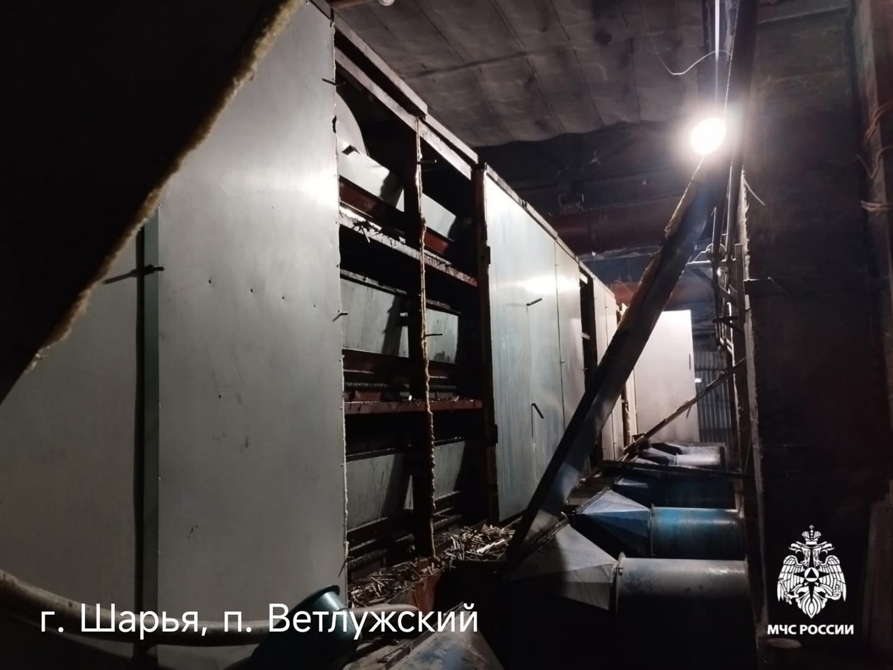 Жилые дома и цех горели в Костромской области
