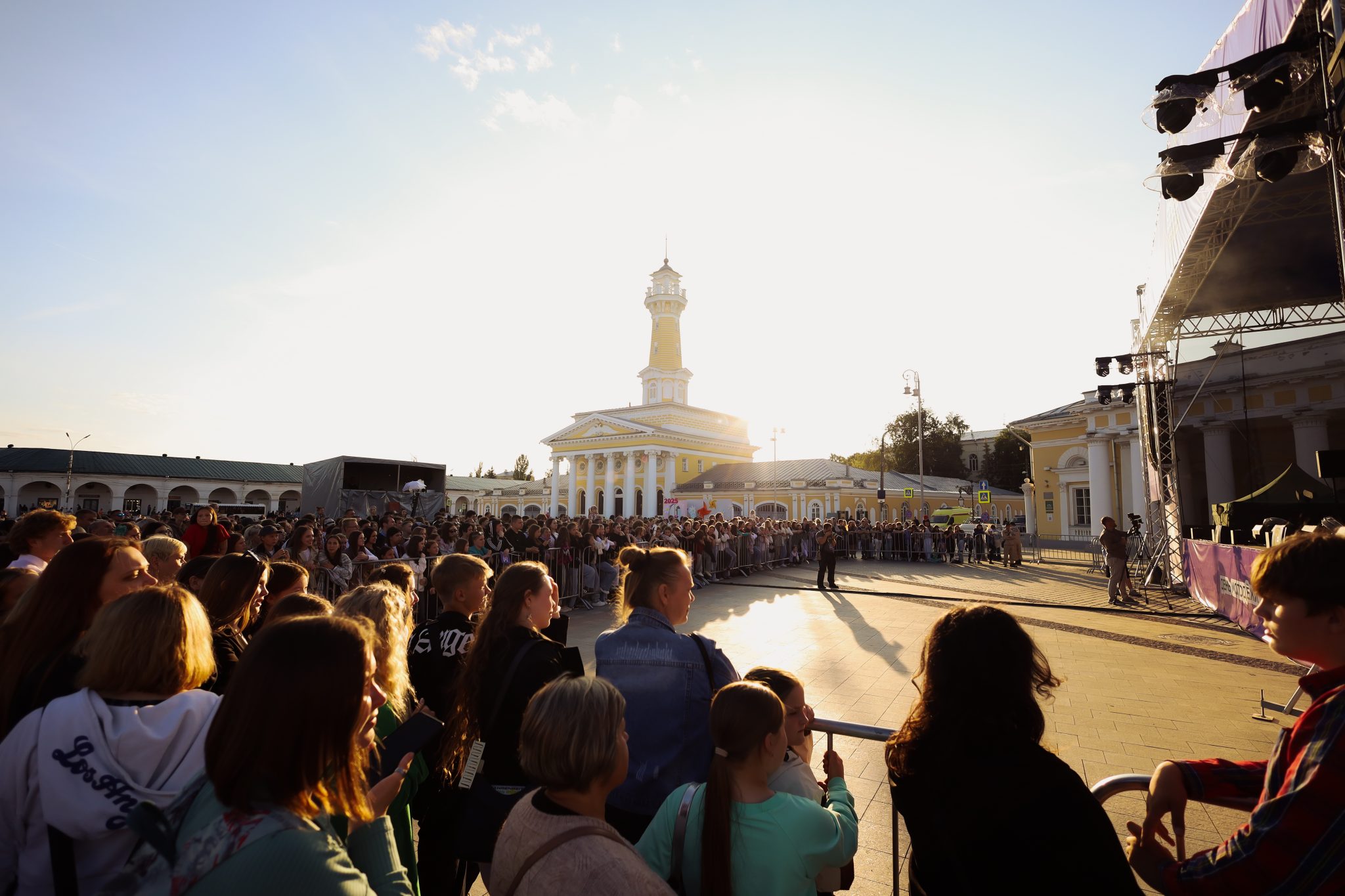 Фоторепортаж: Кострома ярко отметила День молодёжи