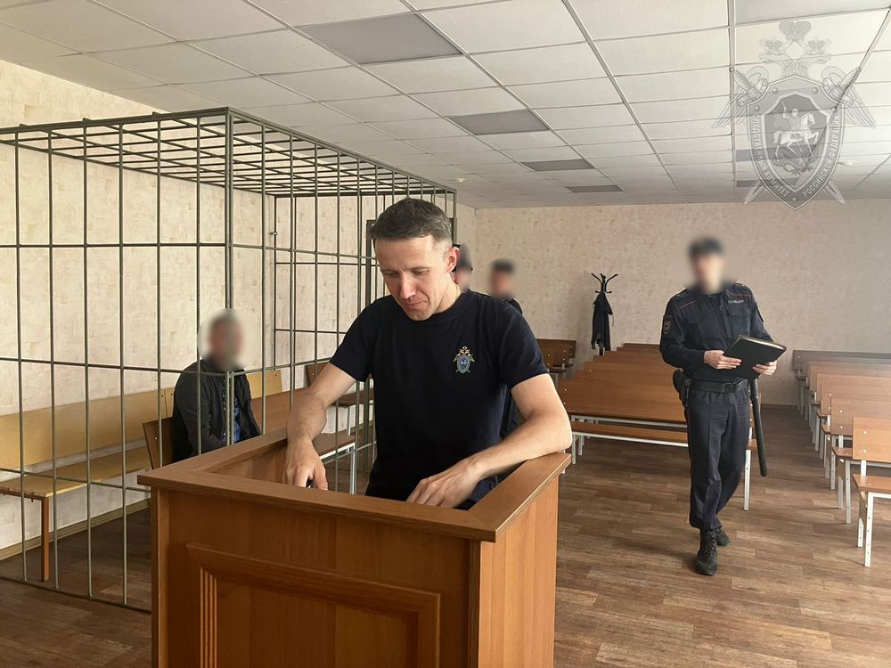 В костромском Заволжье мужчина порезал ножом двоих человек