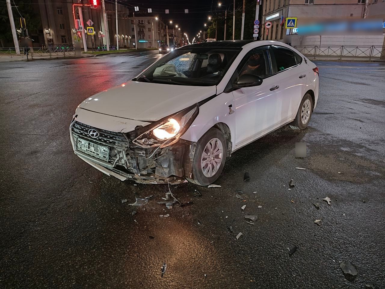 На перекрестке Подлипаева и Советской в Костроме столкнулись автомобили