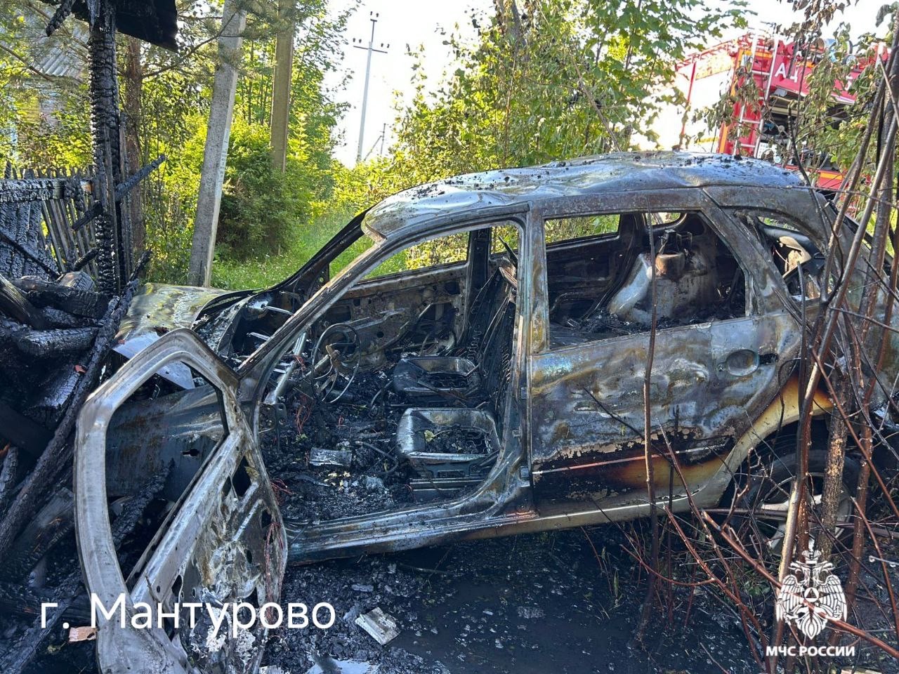 Водитель "Лады Калины" спровоцировал утренний пожар в костромском райцентре
