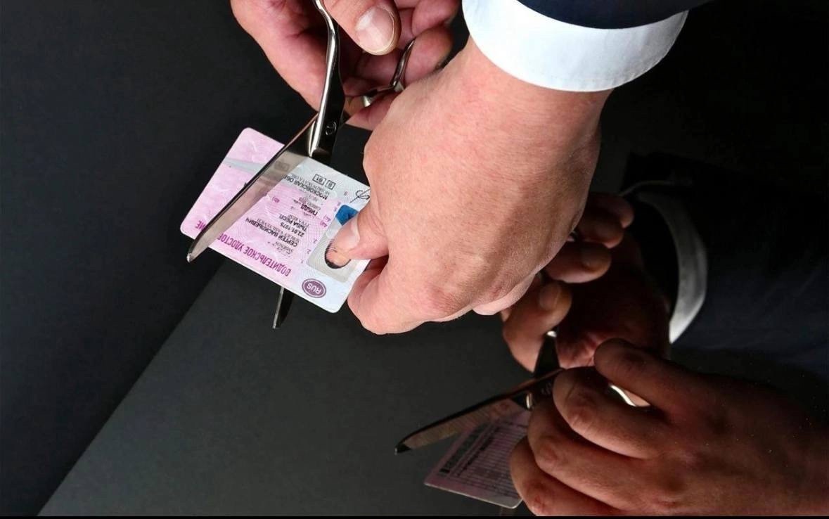 Костромской автомобилист проведет в тюрьме 2,5 года за поддельные права