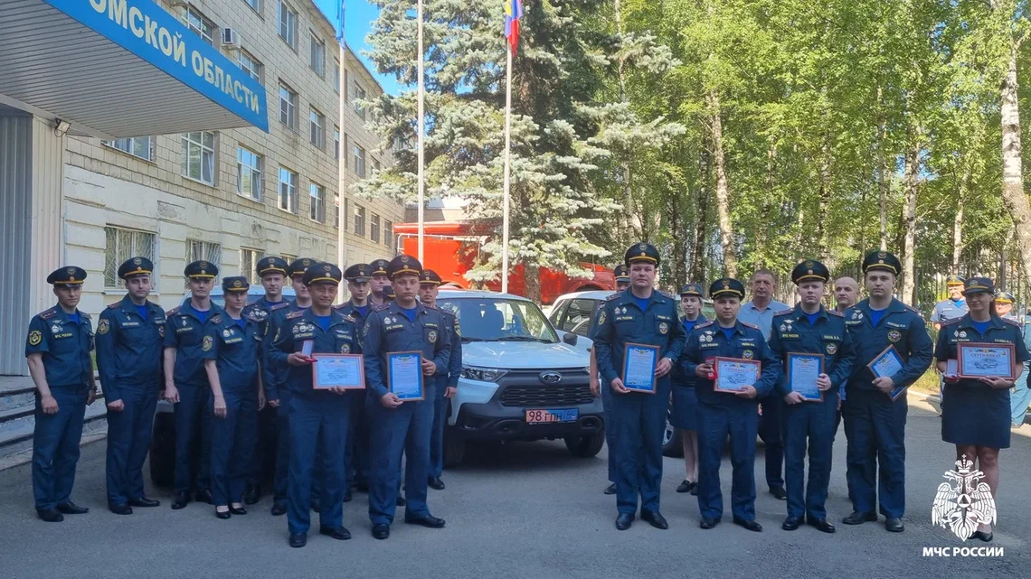Костромским пожарным подарили три новеньких автомобиля