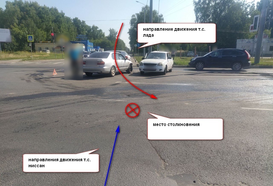 Отечественное авто и иномарка не поделили дорогу в Костроме