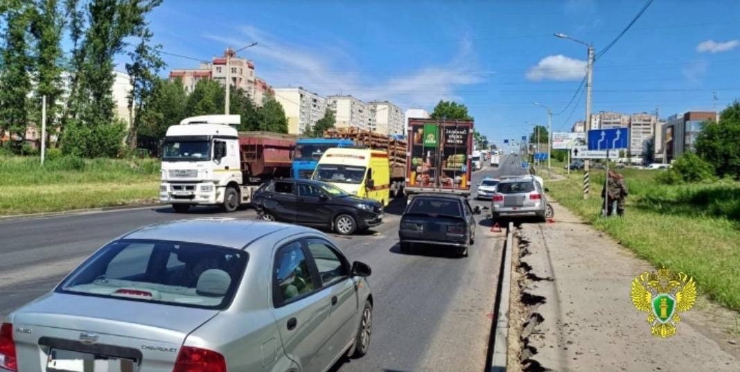 Несовершеннолетняя пострадала в жуткой аварии в Костроме
