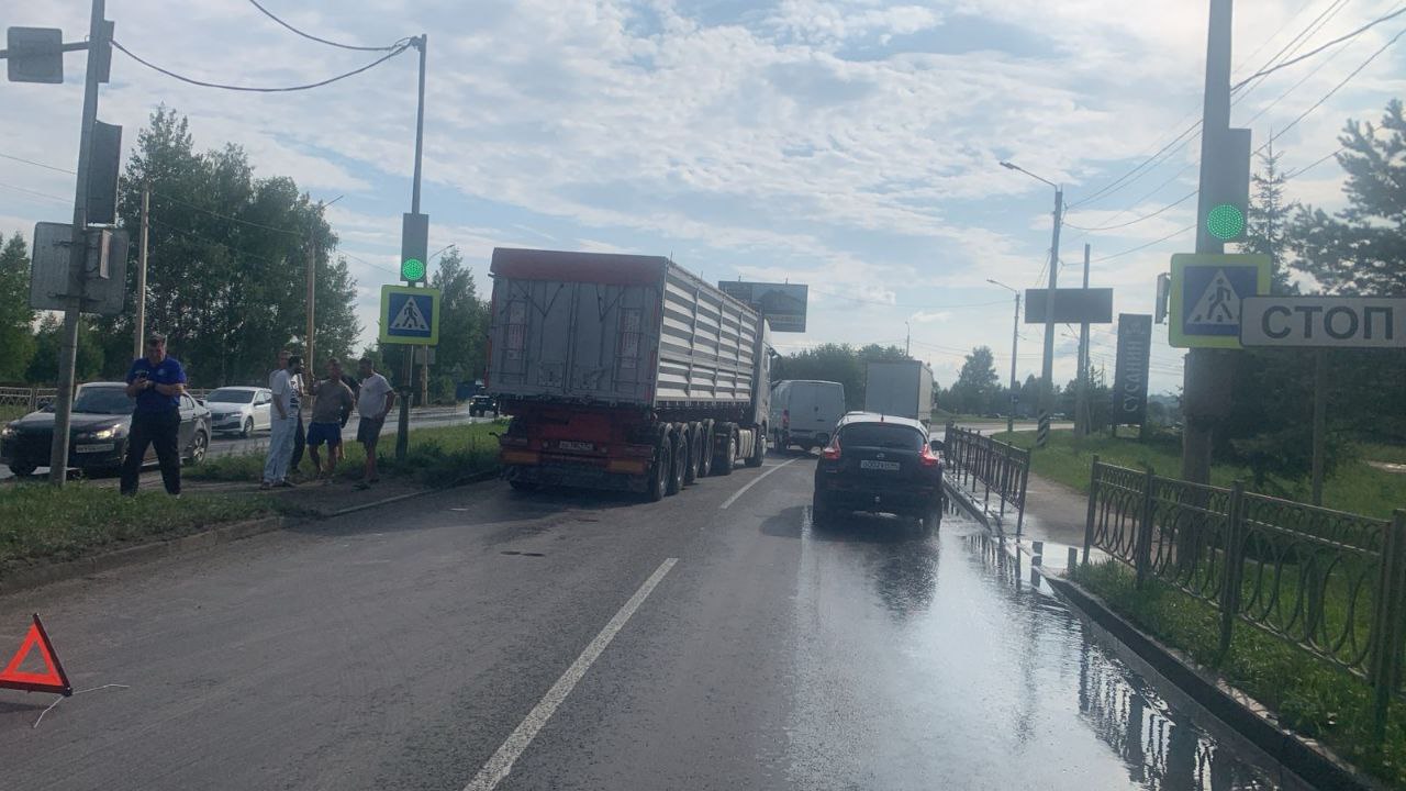 Грузовик сбил восьмилетнего ребенка в Костроме