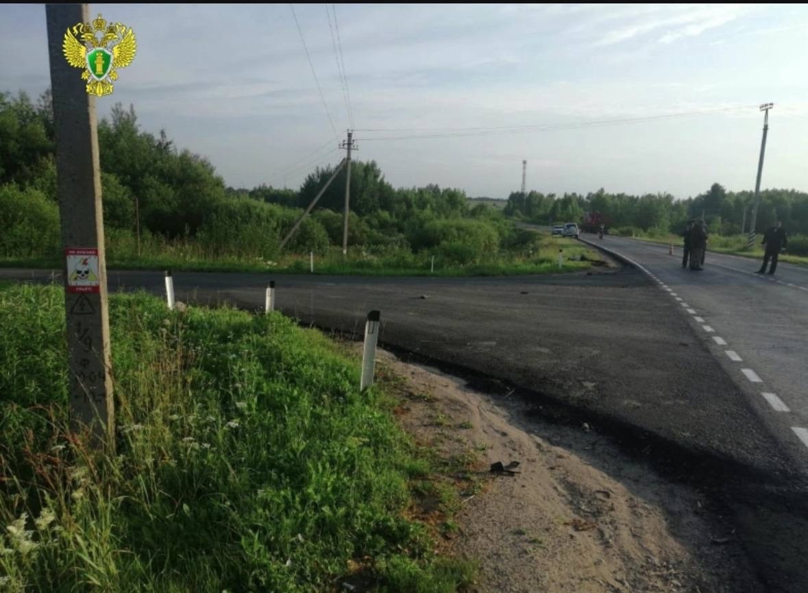 В костромском селе нашли покалеченное тело юноши рядом с мопедом