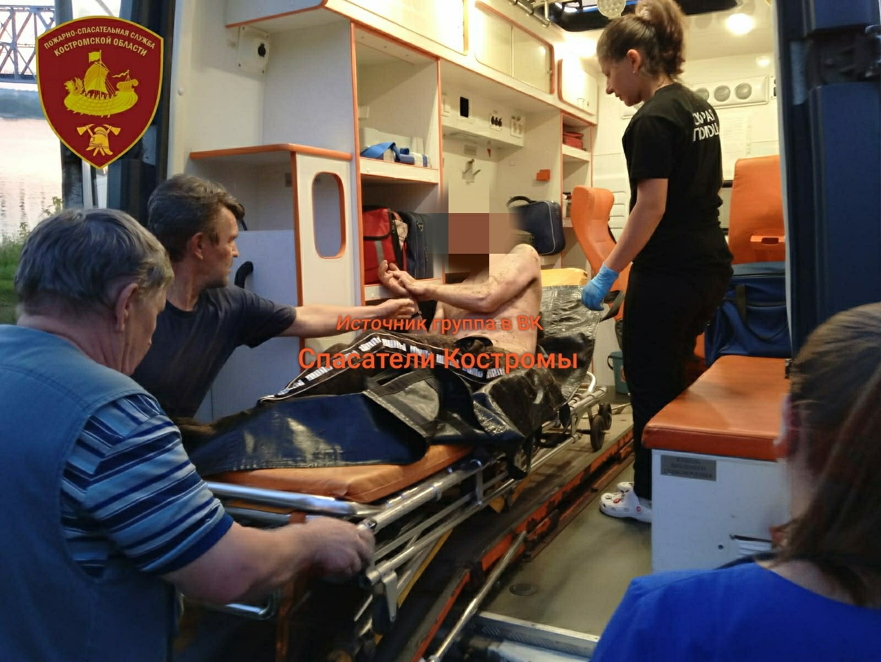 В Костроме спасли тонущего мужчину