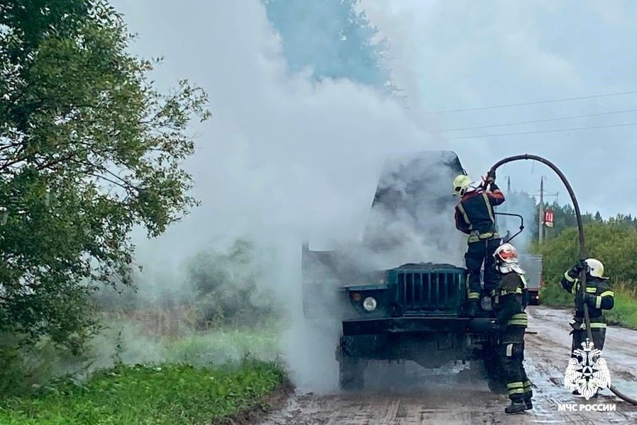 Три горящих авто: в Костромской области подвели итоги "огненной" недели