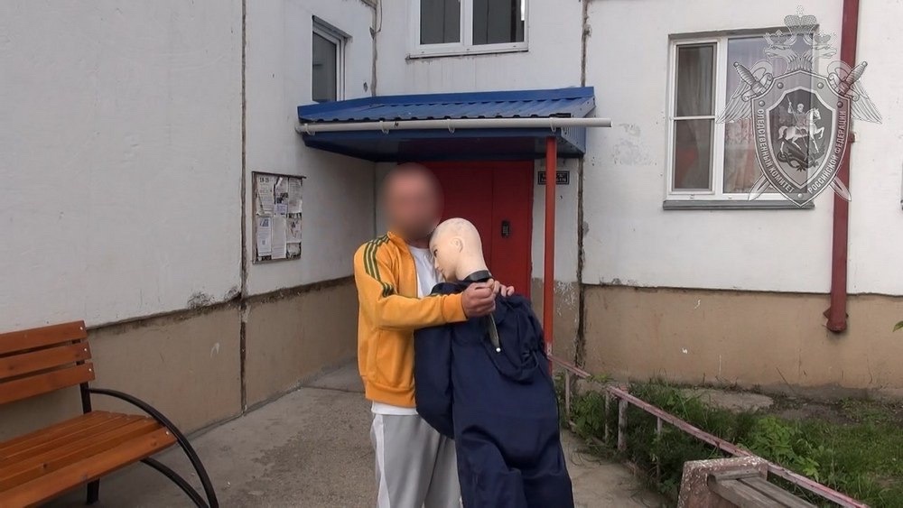 Нож в спину: костромич чуть не зарезал бывшего любовника своей жены