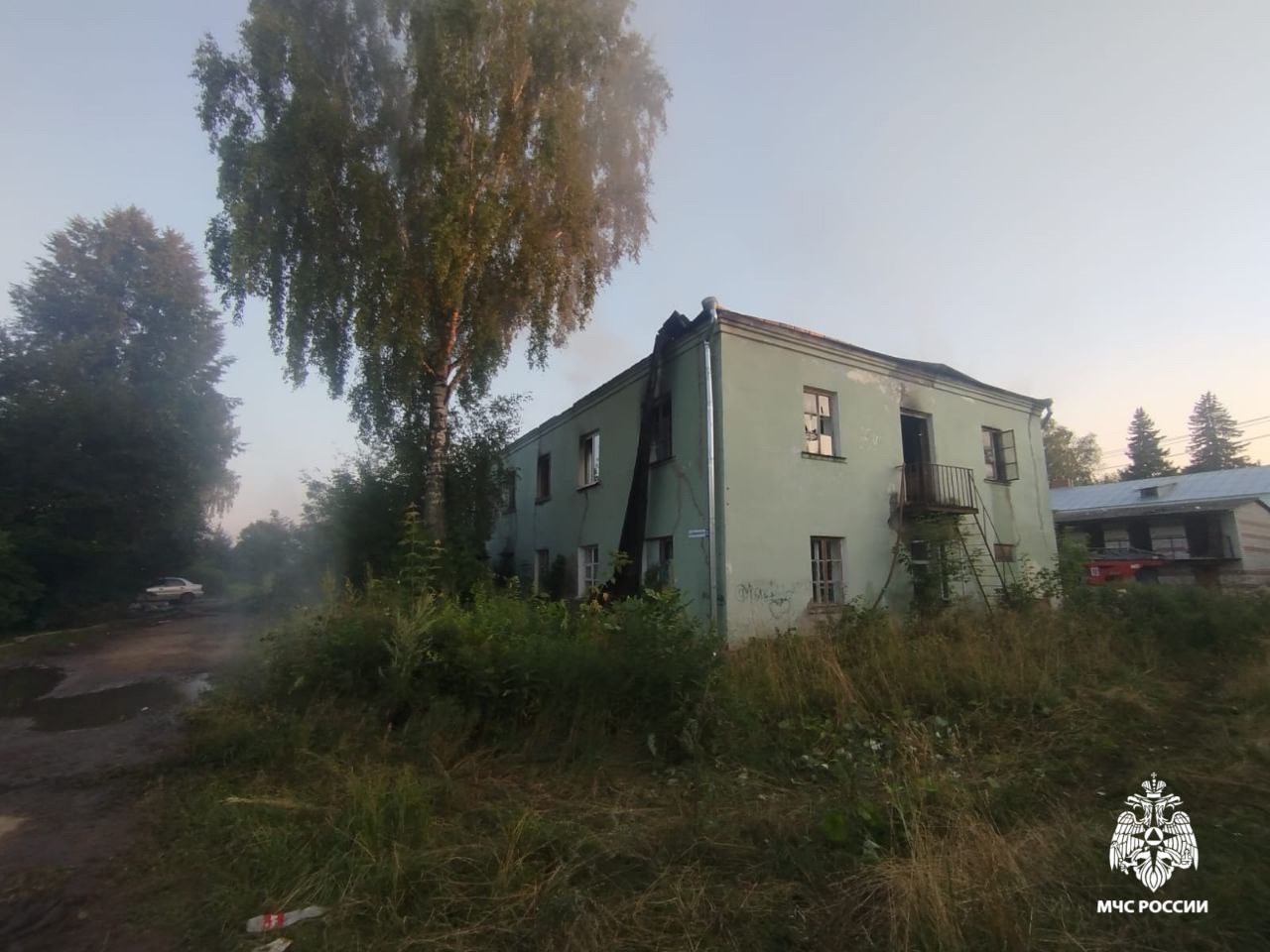 Костромские пожарные тушили заброшку больше 19 часов