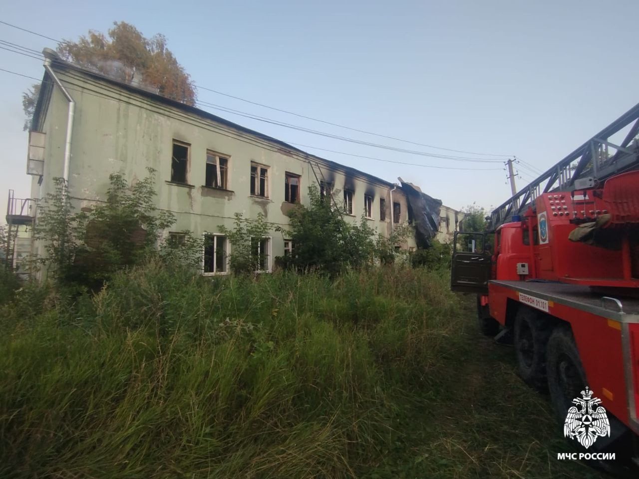Костромские пожарные тушили заброшку больше 19 часов
