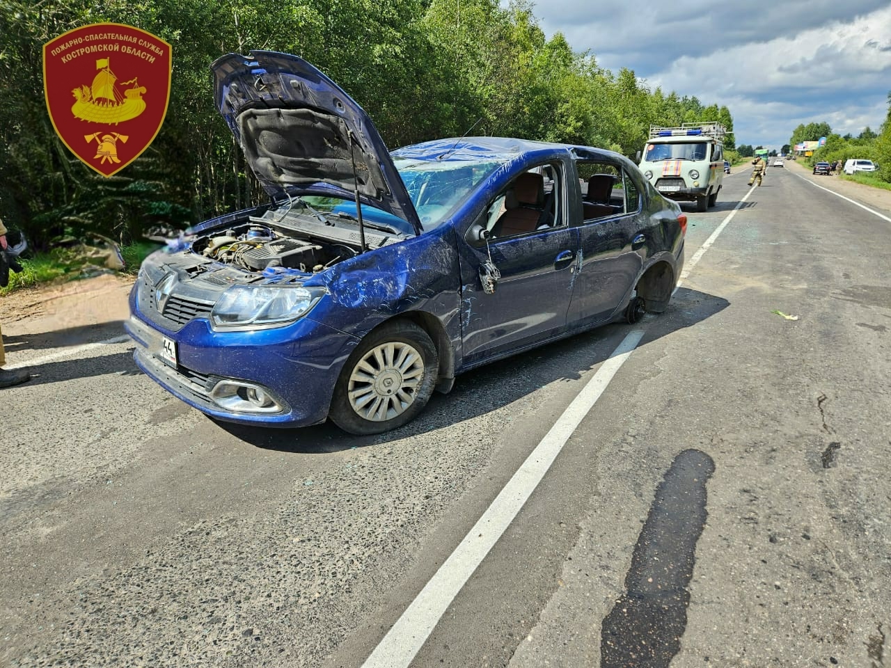 Двенадцатилетний ребенок вылетел в окно машины на костромской трассе