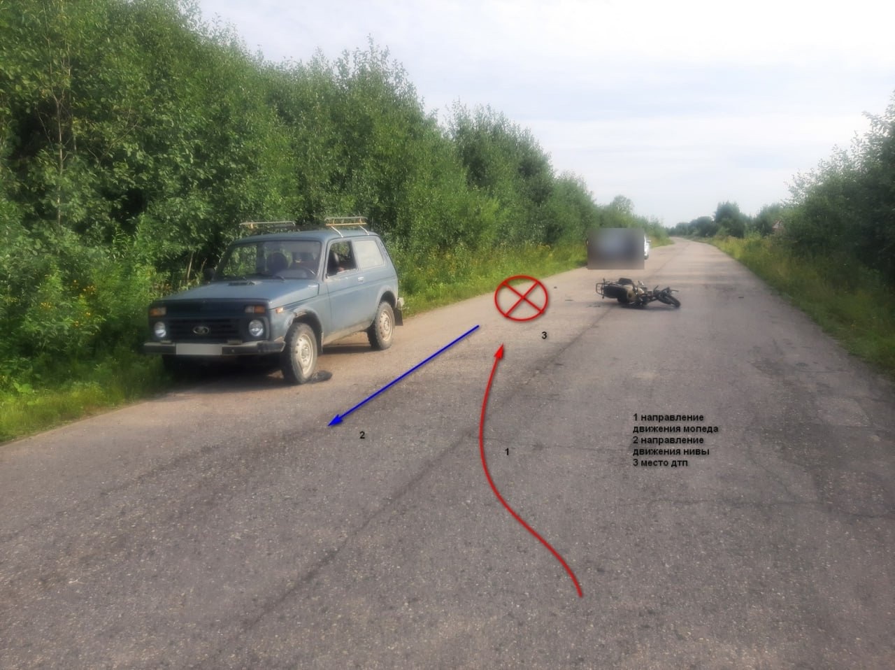 Пьяный мопедист влетел в отечественное авто на костромской трассе