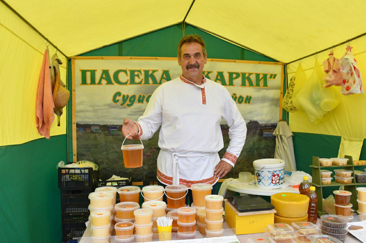В Костроме начался "Медовый спас"