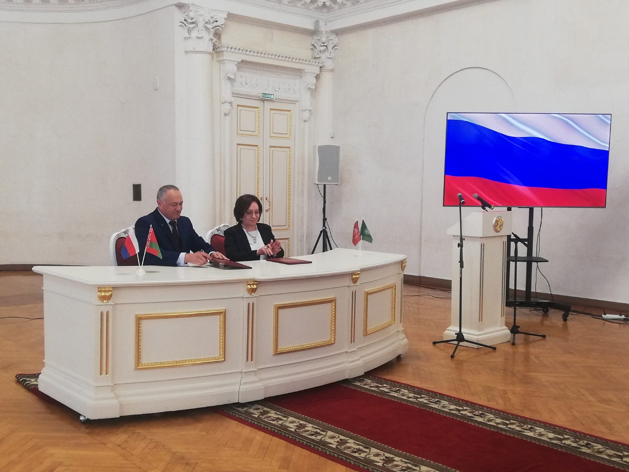 Россия и Беларусь: костромской музей-заповедник и "Несвиж" подружились