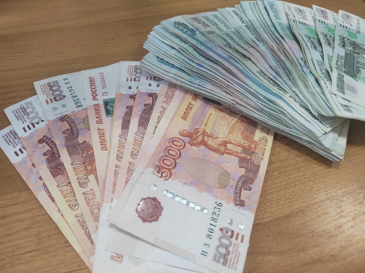 Миллион рублей задолжал работодатель костромским коммунальщикам