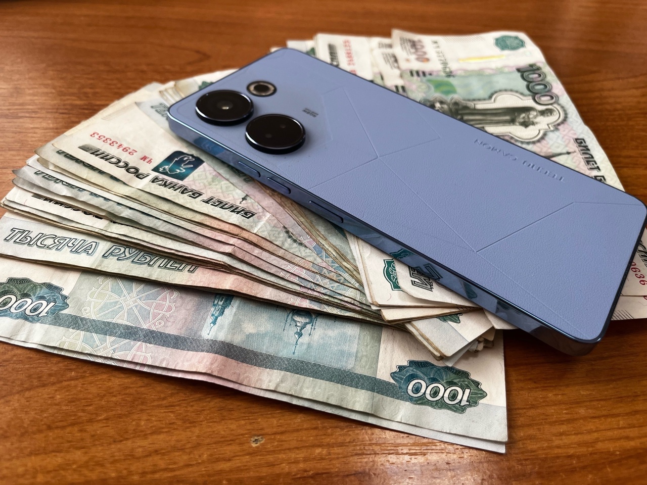 Товар-призрак: стажер костромского ПВЗ прикарманил новенький смартфон