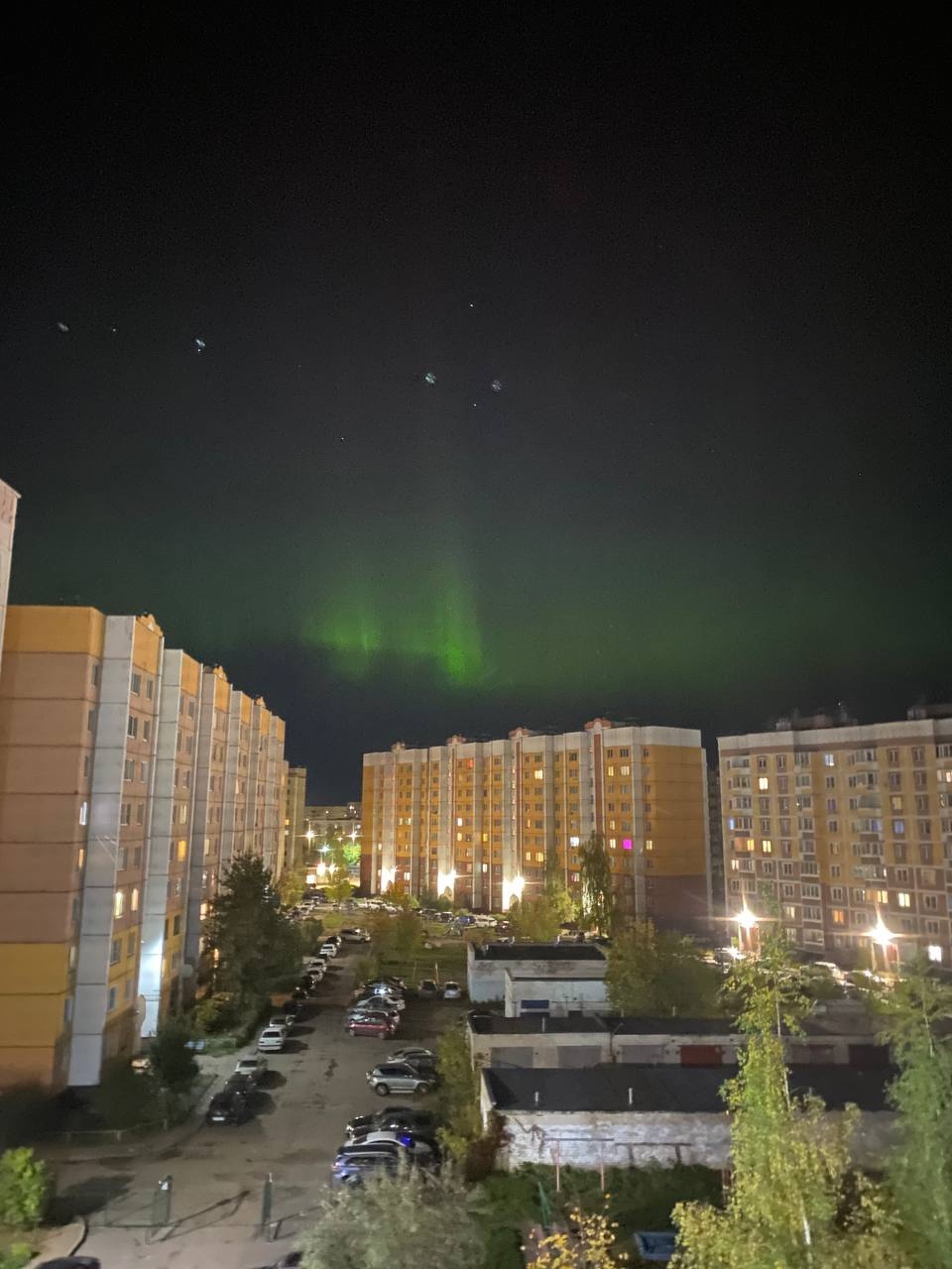 Яркое северное сияние озарило костромское небо