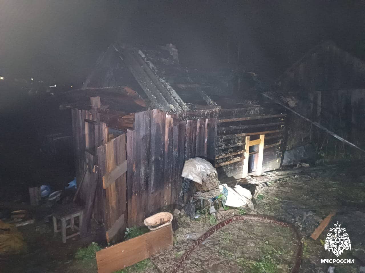 Частная баня полыхала в костромском поселке из-за неисправности дымохода